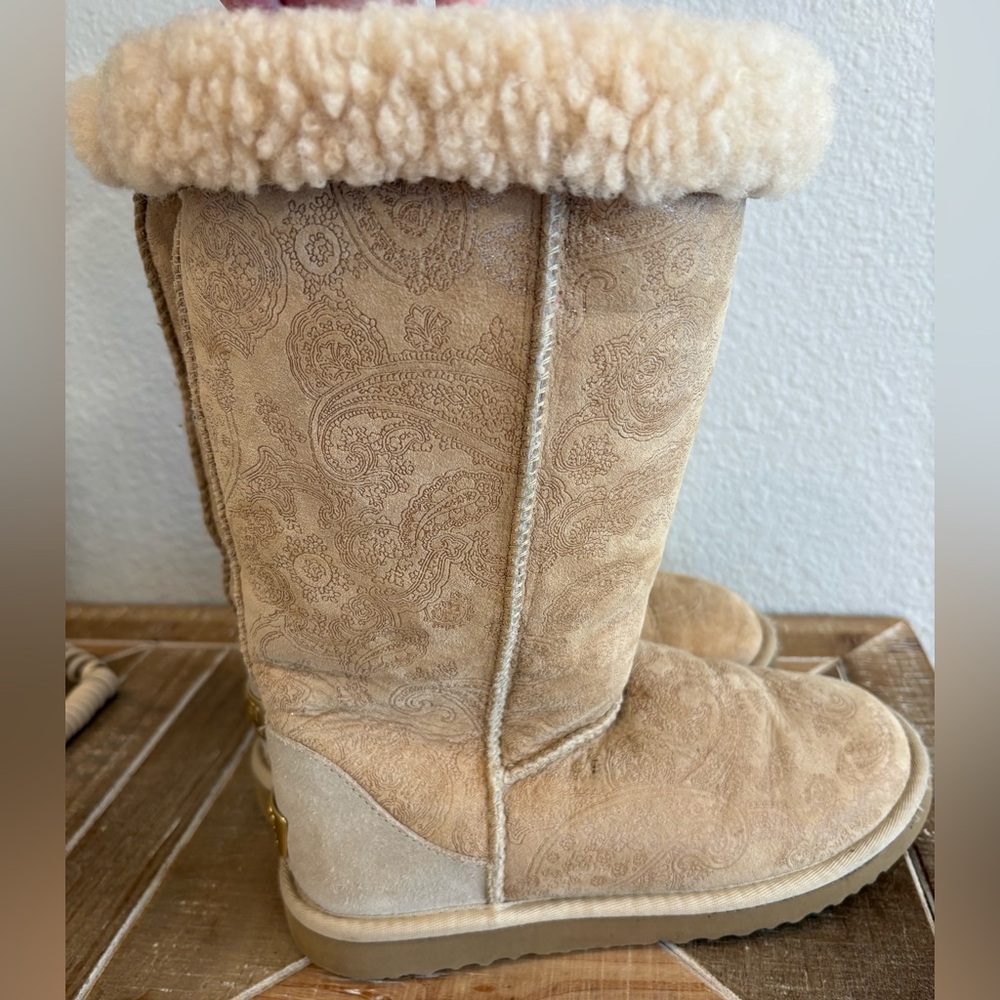 UGG Australia Tall Boots Paisley Embossed Women Size 6 AS IS - Picture 4 of 8